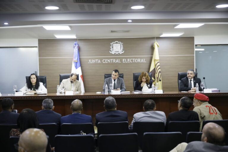 Pleno de la JCE celebra audiencia pública sobre borrador del reglamento que crea la Unidad Administrativa Sancionadora Electoral
