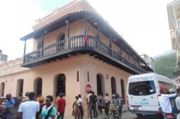Intentan quemar consulados RD Cabo Haitiano y Juana Méndez