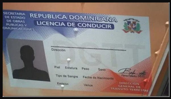 Fue a renovar la licencia de conducir con documentación falsa
