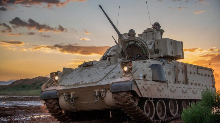 Enviarán vehículos blindados a la frontera con México para combatir inmigración