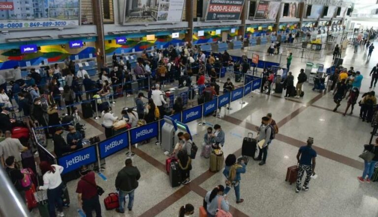 Se han cancelado 39 vuelos con destino a EU por tormenta Elliot