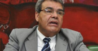 Comisión CNSS media en conflicto cita a Senén Caba