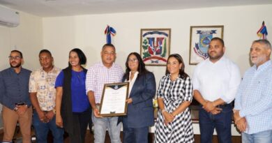 Concejo de regidores de Boca Chica, declara hijas adoptivas a las ejecutivas de AES DOM. Bredyg Disla & Alda Reyes