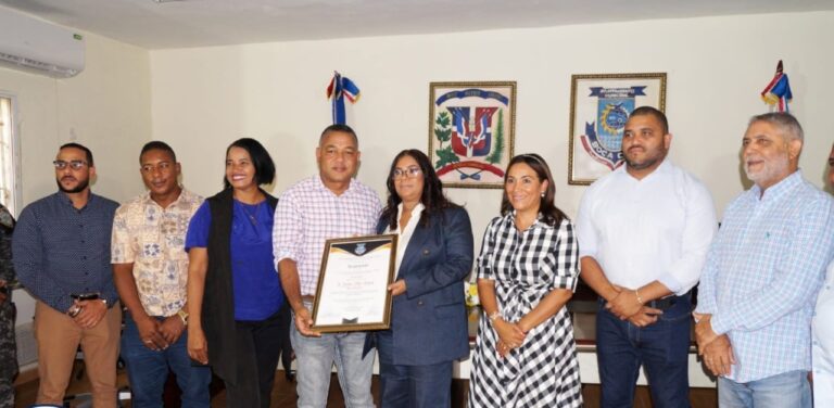 Concejo de regidores de Boca Chica, declara hijas adoptivas a las ejecutivas de AES DOM. Bredyg Disla & Alda Reyes