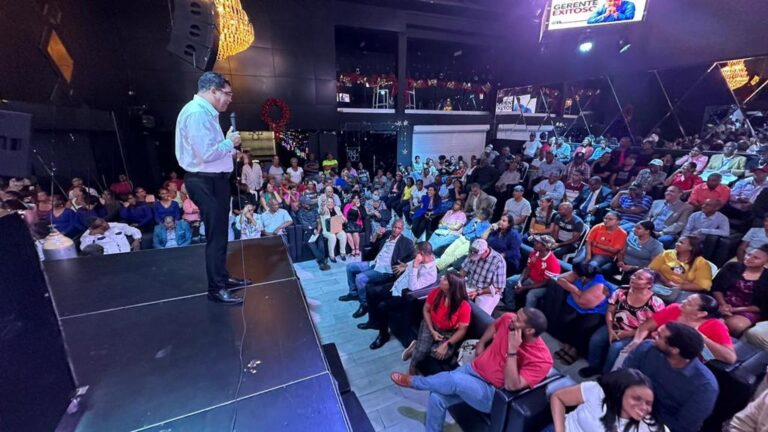 Dio Astacio presenta propuesta de seguridad municipal