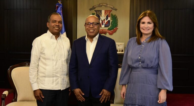 Presidente de GoldQuest dialoga con Alfredo Pacheco sobre proyecto Romero