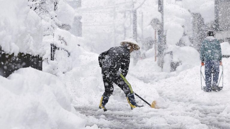 Japón también es castigado por el clima: 17 muertos y 90 heridos