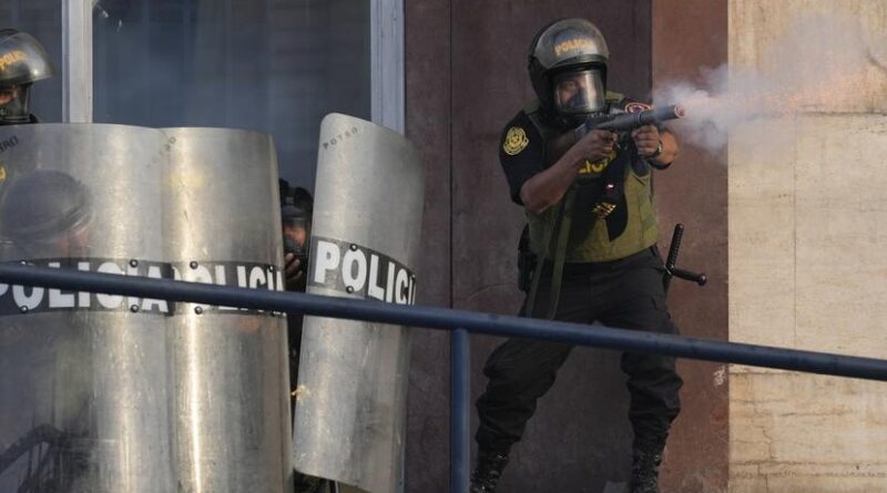 PERU: Suben a 7 los muertos en protesta por destitución presidente