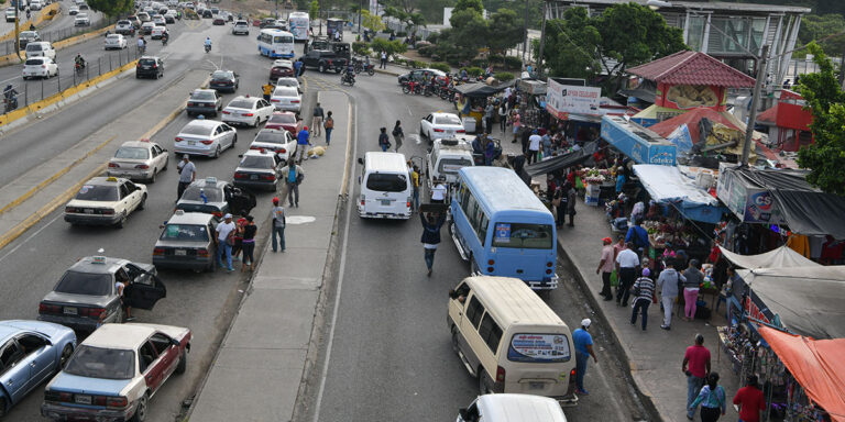 Transporte en el Gran Santo Domingo: malo, diverso, caro y riesgoso