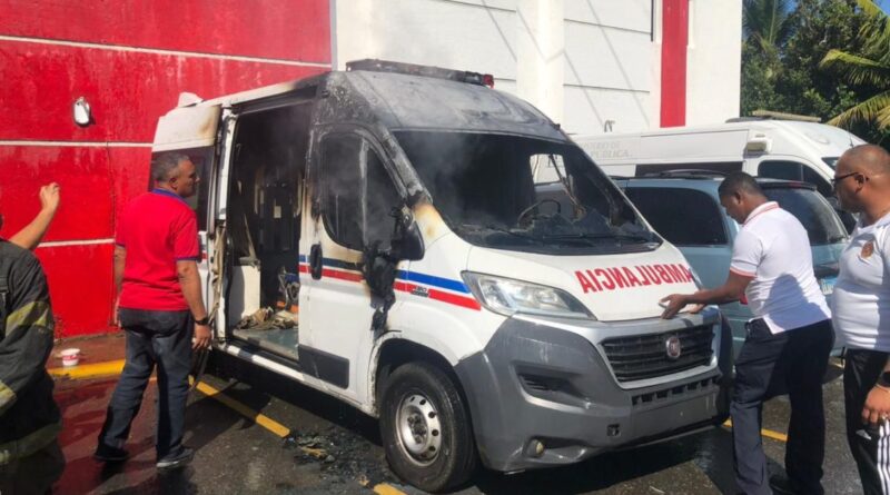 Se incendia ambulancia del 911 en Puerto Plata; sin personas lesionadas