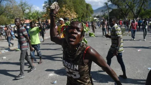Brutalidad de las pandillas secuestra a Puerto Príncipe