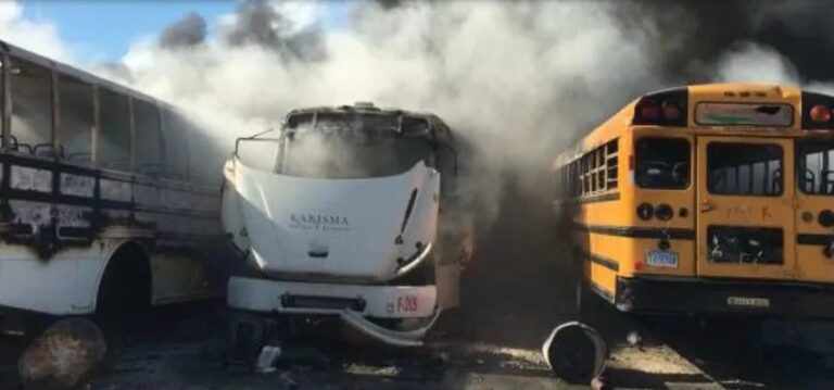 Migración desmiente haitianos hayan incendiado autobuses en Bávaro