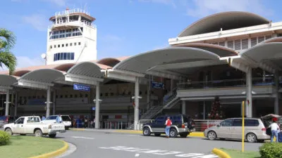 Prisión preventiva para mujer arrestada con 30 libras de marihuana en Aeropuerto Cibao