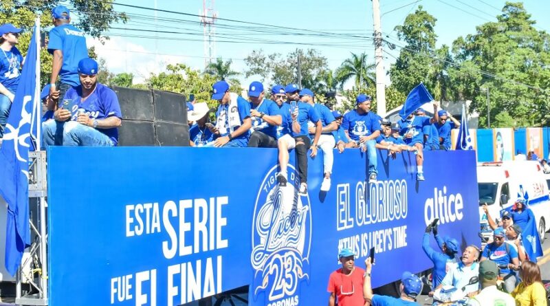 Tigres del Licey realizan caravana de celebración de su campeonato