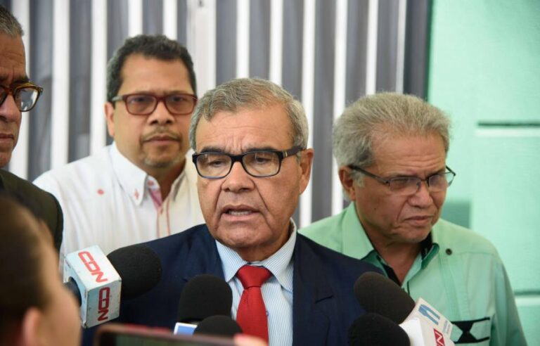 CMD sigue firme en lucha contra ARS; presentarán acciones a organizaciones sociales