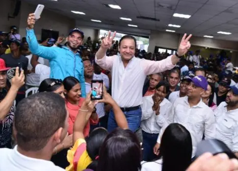 Abel Martínez opuesto a posible alianza PLD y FP; resta valor a fuga de alcaldes