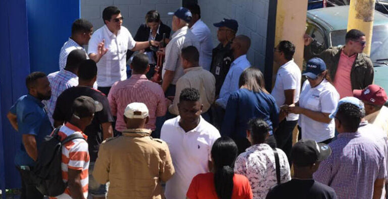 Fellito Suberví supervisó la culminación de obras reclamadas por décadas por moradores de SDN