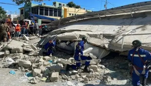 La Vega: presentación periódica e impedimento de salida a propietarios edificio colapsado