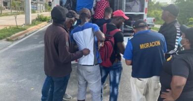 Migración arresta 71 haitianos por alterar orden público en Cap Cana