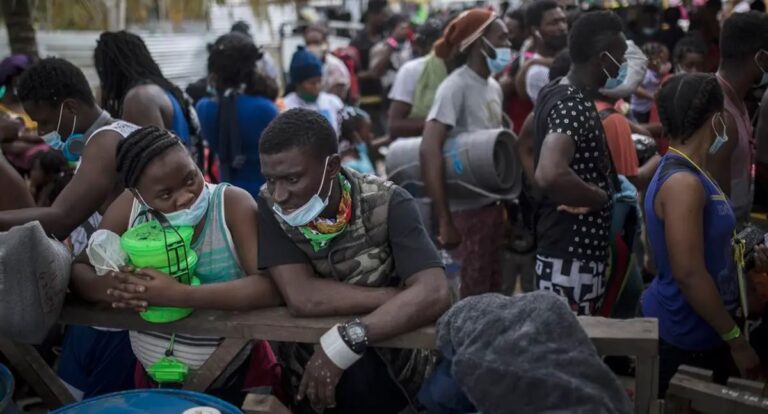 Ojo nacionalista: Senado dominicano estudia un proyecto de acogida inmigrantes