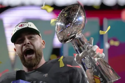 Super Bowl: Travis Kelce se impone a su hermano mayor 