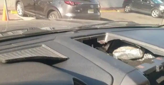 Descubren caletas con cocaína y dinero en efectivo en casos de Piantini y Baní