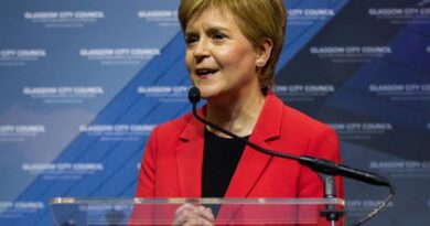 Renuncia la ministra principal de Escocia
