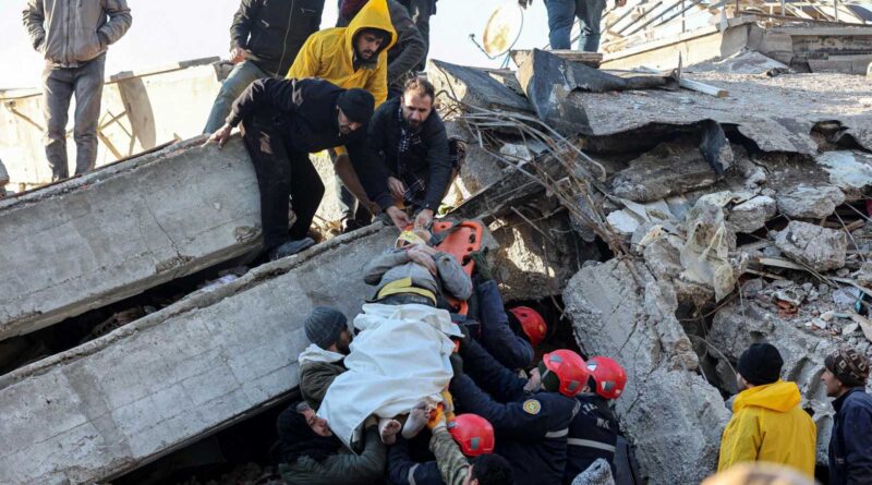 Aumentan a más 11.100 muertos por terremotos en Turquía y Siria
