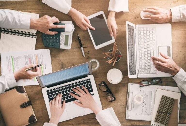 Semana laboral de 4 días reduce el estrés y aumenta productividad, según estudio