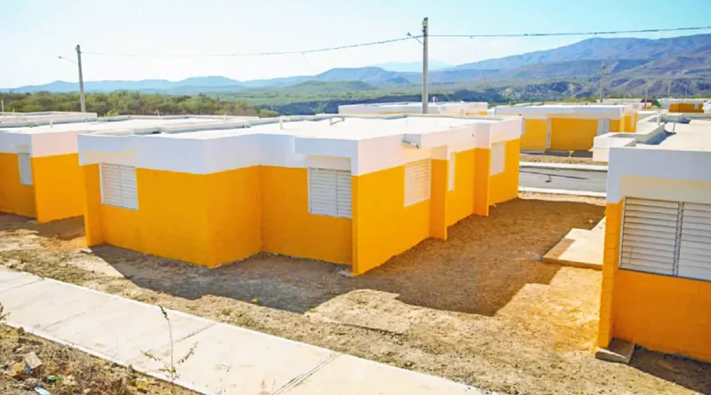 Abinader entregó 390 viviendas del centro poblado en Monte Grande