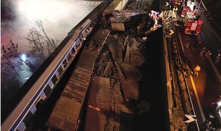 GRECIA: 36 muertos confirmados y 66 heridos en un choque de trenes