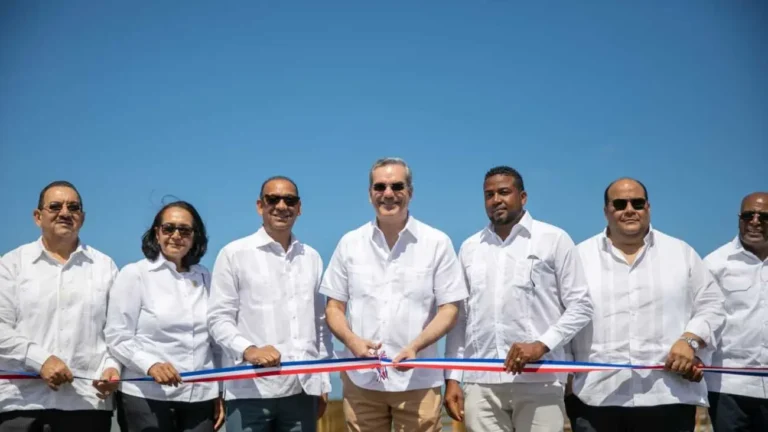 Abinader inaugura cuatro obras en Hato Mayor y El Seibo