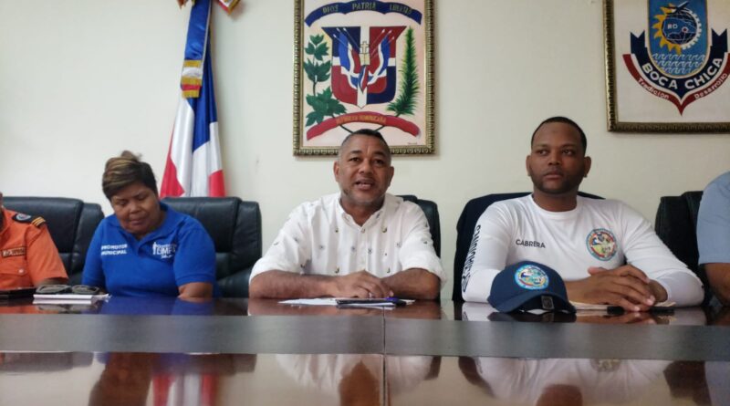 Alcalde de Boca Chica, garantiza una Semana Santa segura para la familia que acudan a vacacionar a la playa