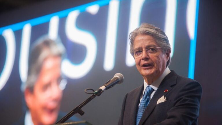 Corte da luz verde para juicio político contra presidente de Ecuador