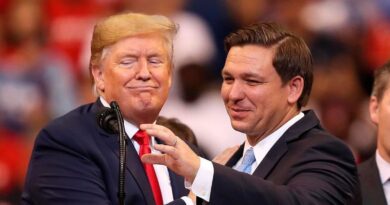 MIAMI: DeSantis califica de «circo fabricado» imputación a Trump
