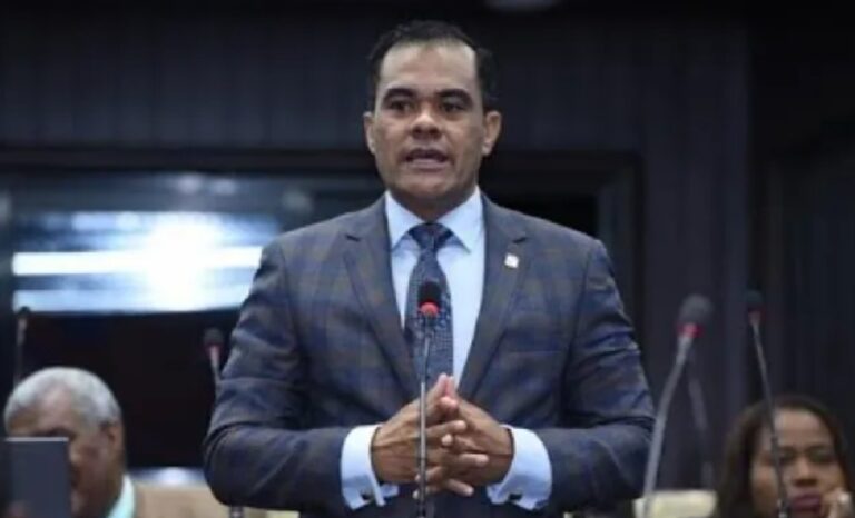 Diputado dice ha depositado tres veces proyecto de ley que sanciona negocios con máquinas tragamonedas ilegales