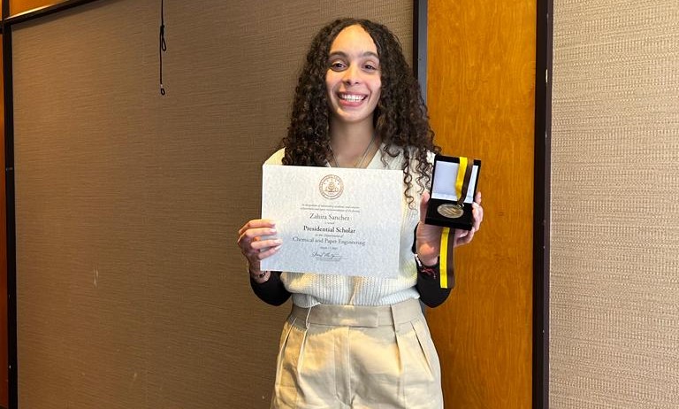 MICHIGAN: Estudiante dominicana recibe designación “Presidential Scholar”