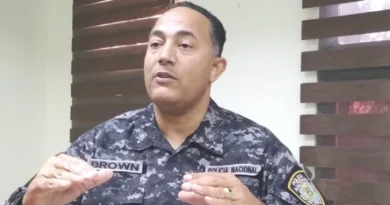 General Brown Pérez está bajo investigación por conflicto con Vila, comisionado de la reforma policial