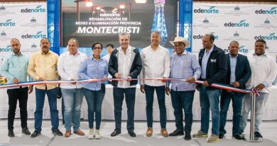 Montecristi: Abinader entrega 1,183 títulos e inaugura obras