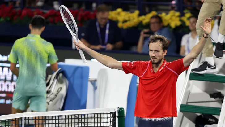 Ruso Medvedev acaba con la racha de Djokovic