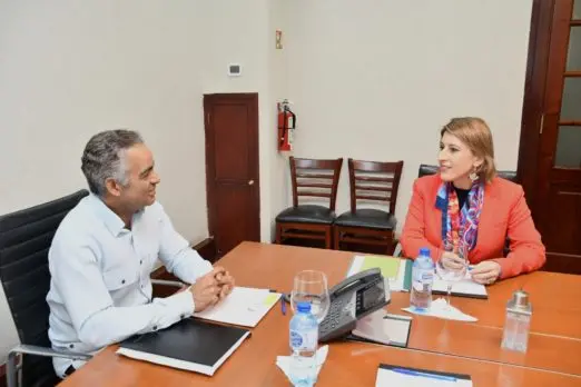 Santos se reúne con subsecretaria adjunta de EE.UU. para Asuntos del Caribe y Haití