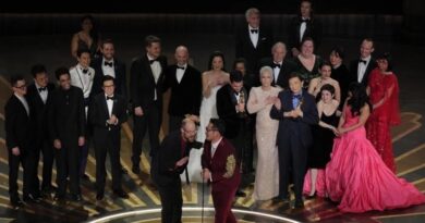 «Todo a la vez en todas partes» arrasa en los Óscar; 7 estatuillas