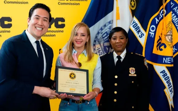Conductora dominicana escogida como la taxista más segura de Nueva York por la TLC