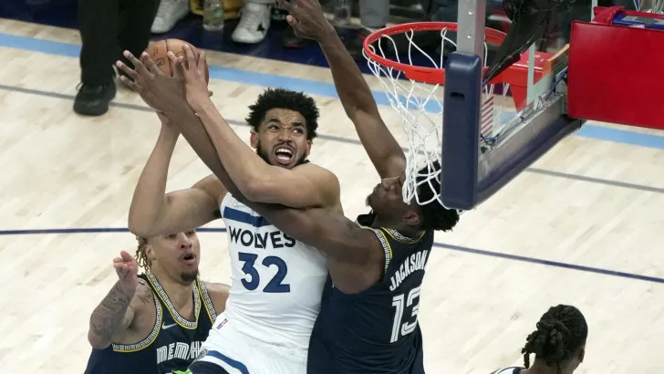 Dominicano Towns arrolla a los Thunder y los Wolves se medirán a los Nuggets