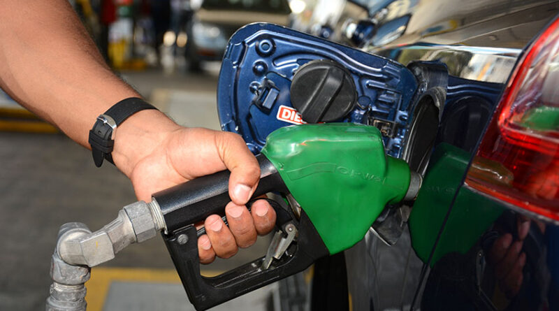 Gobierno mantiene invariables los combustibles, excepto el avtur