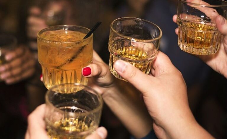 Interior y Policía prohíbe venta bebidas alcohólicas Viernes Santo