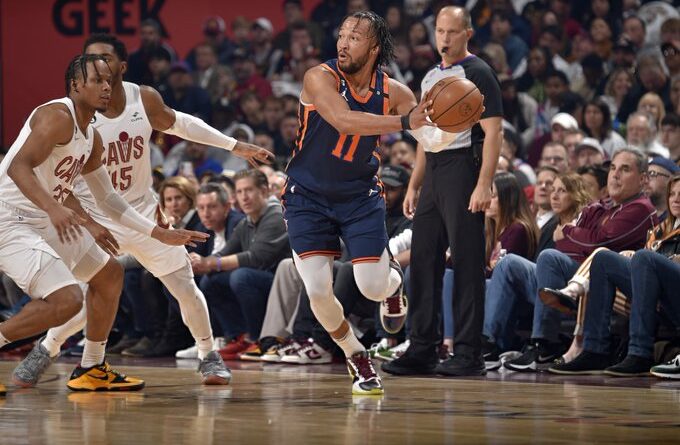 Knicks rematan Cavaliers y clasifican a semifinales del Este en la NBA
