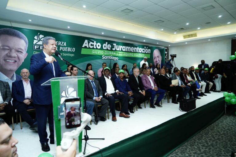 Leonel anuncia formación frente opositor; cuestiona la encuesta