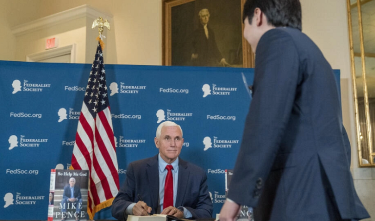 Mike Pence comparece ante gran jurado investiga asalto al Capitolio