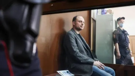 Opositor ruso Kara-Murzá es condenado a 25 años de cárcel por traición